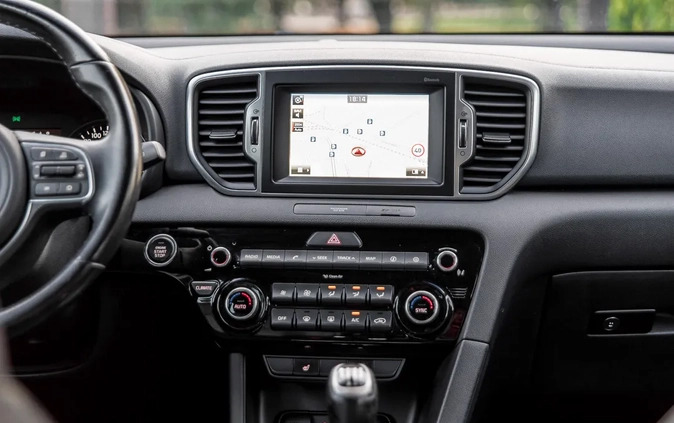 Kia Sportage cena 67900 przebieg: 148367, rok produkcji 2016 z Praszka małe 562